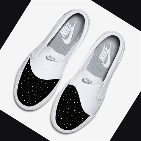 nike slip on canvas women.